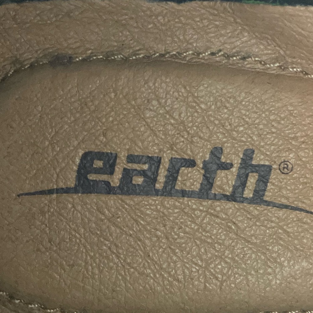 Earth Marion Women’s Khaki Colored Ankle Western Boots - Picture 7 of 9